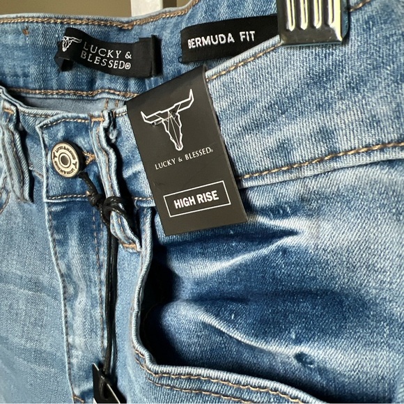 Lucky & Blessed Women’s High Rise Bermuda Fit Jean Shorts Size 4 NWT $20 - Picture 6 of 13